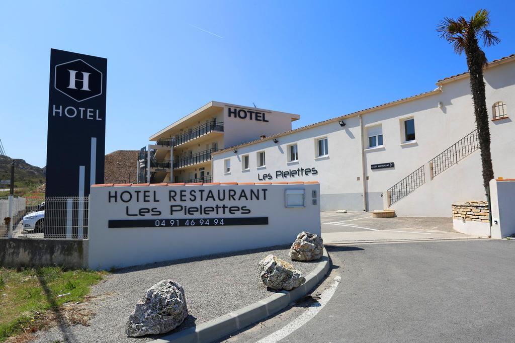 Hotel Restaurant Les Pielettes Le Rove Esterno foto